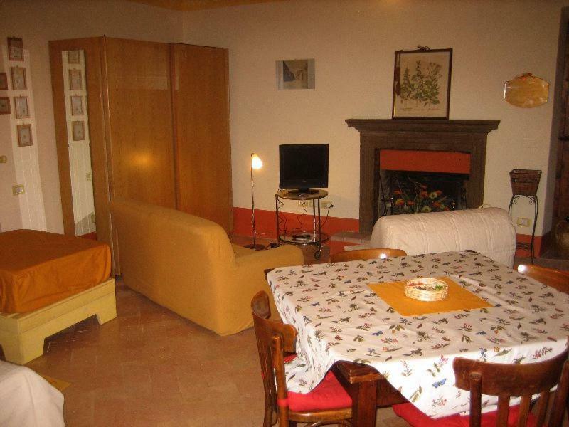 Bed & Breakfast Del Teatro Cagli Eksteriør bilde