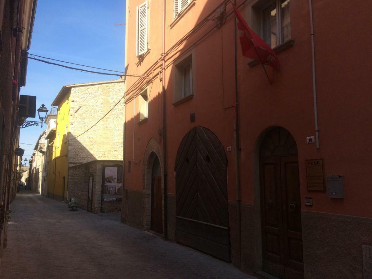 Bed & Breakfast Del Teatro Cagli Eksteriør bilde